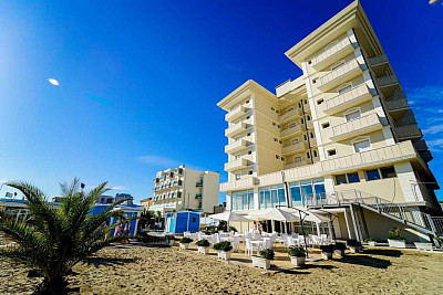 Hotel Imperial Beach I **** s polpenziou - Rimini