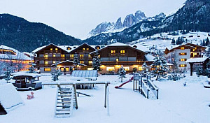 Hotel Sella Ronda a dependencia Serenella*** s polopenziou -  Campitello di Fassa