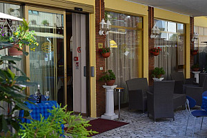 Hotel Cirene*** s plnou penziou - Rimini