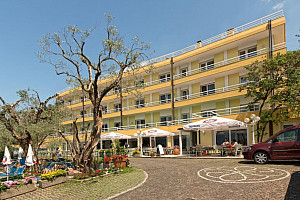 Hotel Internazionale **** s polpenziou - Torri del Benaco