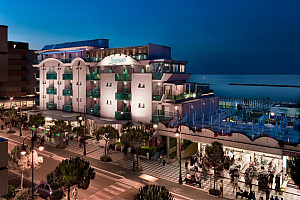 Hotel Lungomare *** s polopenzí - Cesenatico