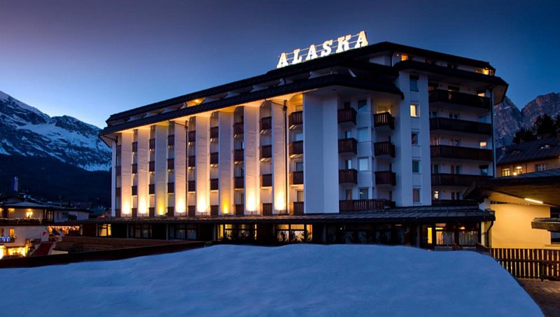 Hotel Alaska**** s raňajkami - Cortina d'Ampezzo